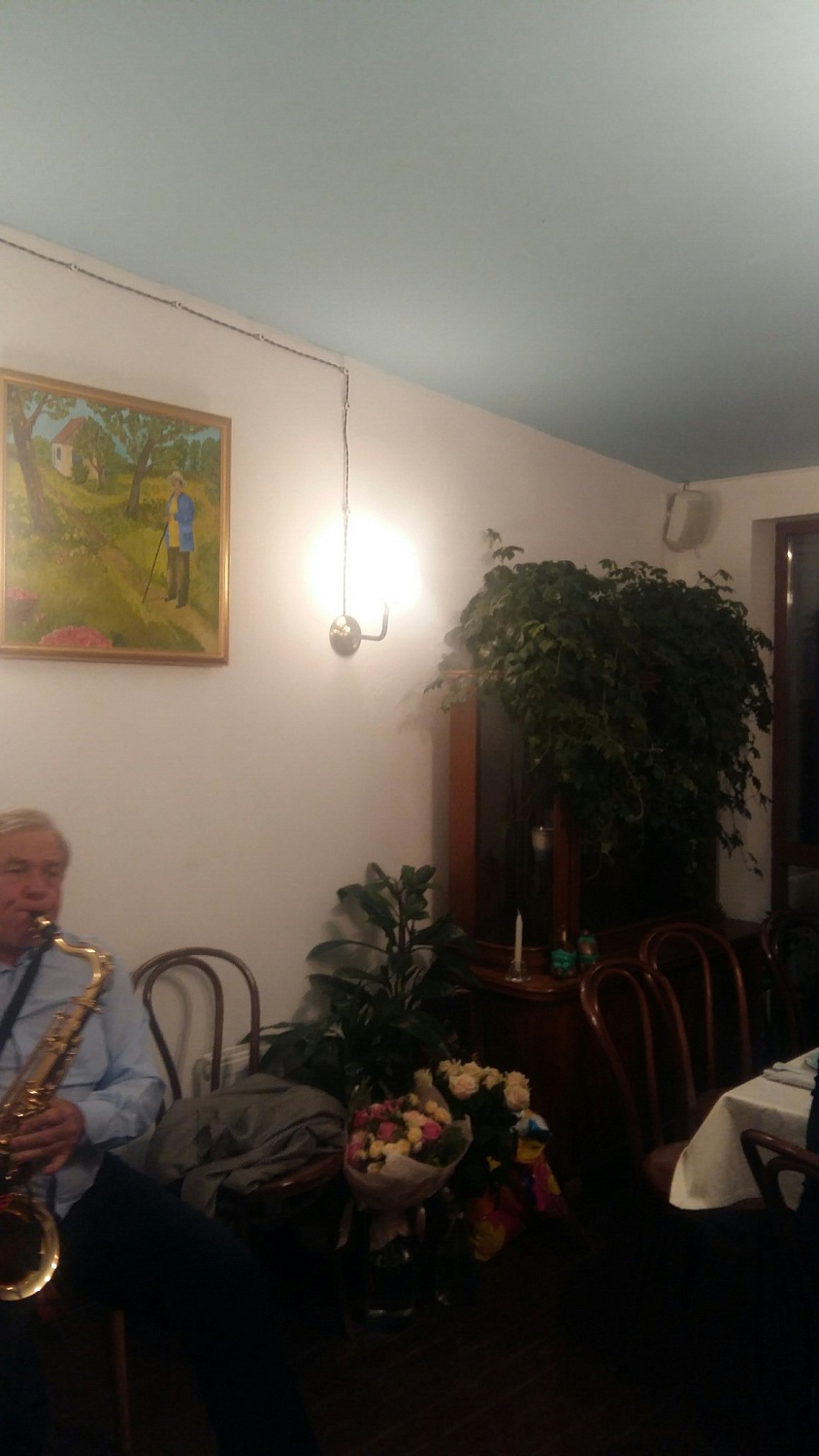 Background sound of the Duke-Duc restaurant
