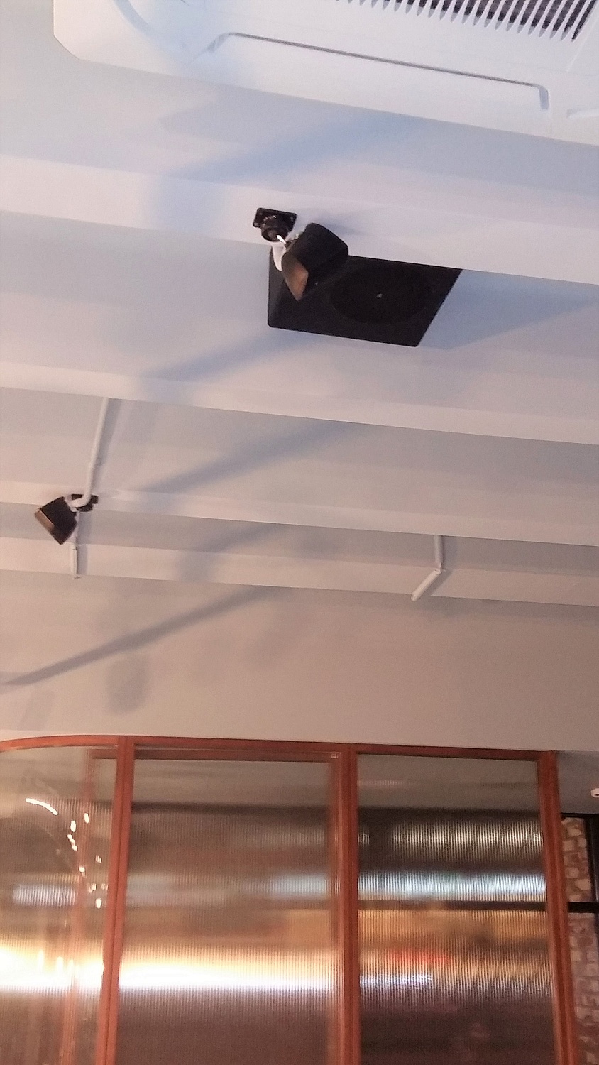 Installation of musical equipment in the Barberia salon on Usachevka
